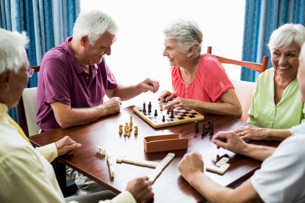 Indoor Activities for Seniors During the Pandemic